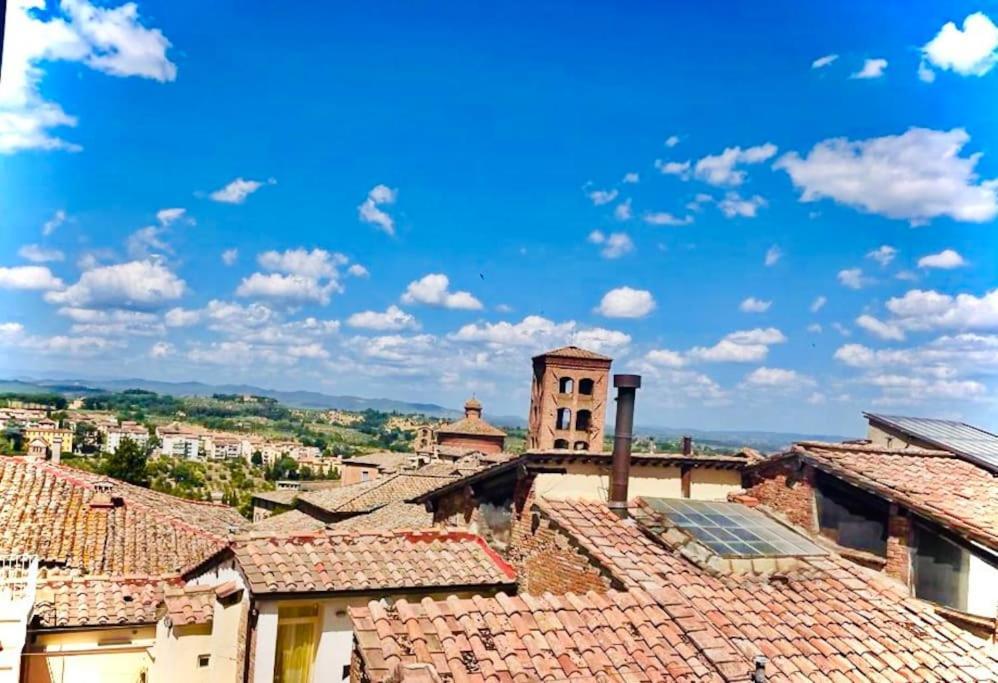 Dimora Con Finestra Sui Tetti Di * Siena