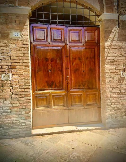 Dimora Con Finestra Sui Tetti Di Apartment *